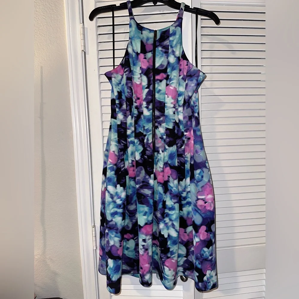 Vince Camuto Floral Scuba Watercolor Dress - Fit & Flare with Pockets - Picture 3 of 10